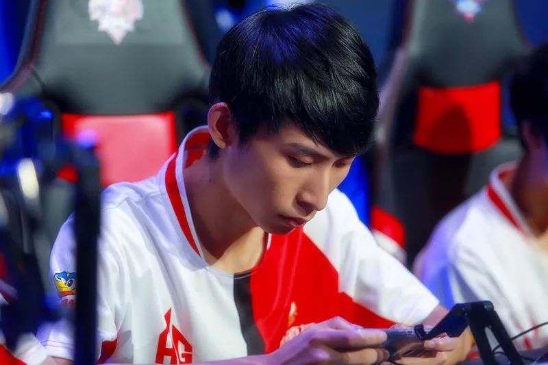 后藏着这些