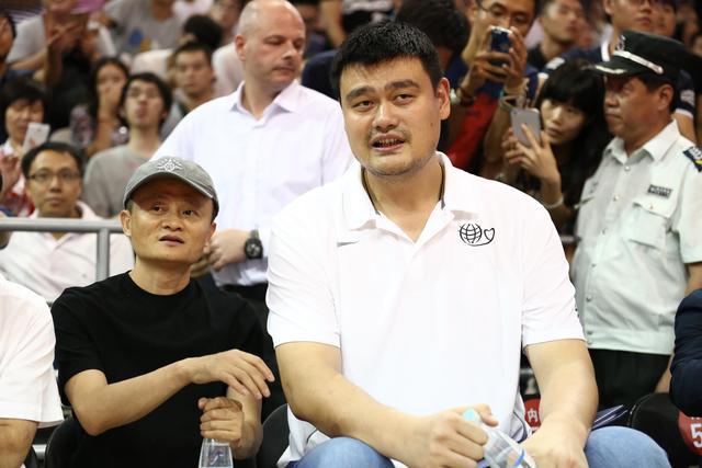 的冷静与坚 的冷静与坚