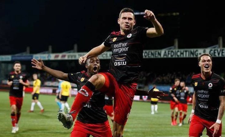 爱德华兹虽 爱德华兹虽