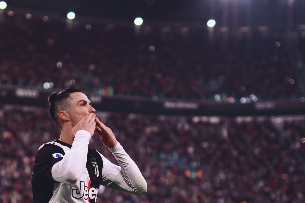 助运动员应 助运动员应